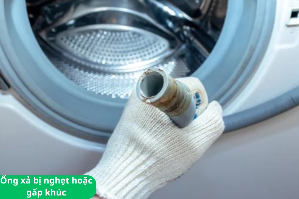 Lý do máy giặt không xả nước và các lỗi thường gặp