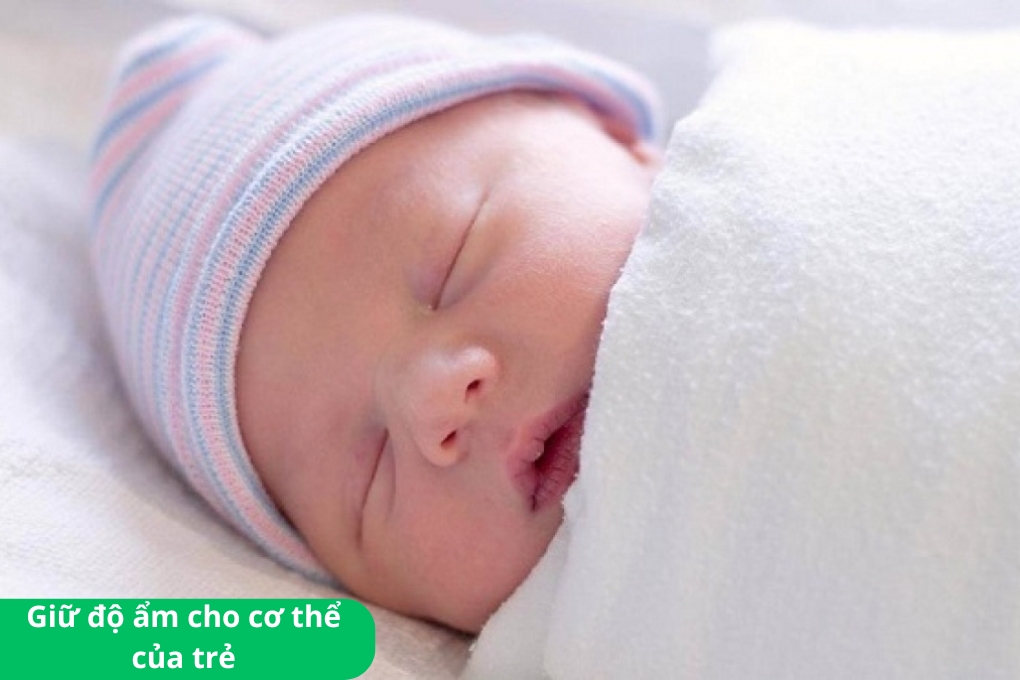 Trẻ sơ sinh nằm điều hòa có tốt không?